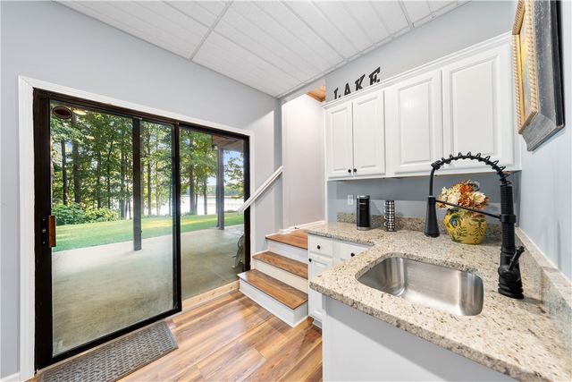 323 N Shores Drive, Westminster, SC 29693