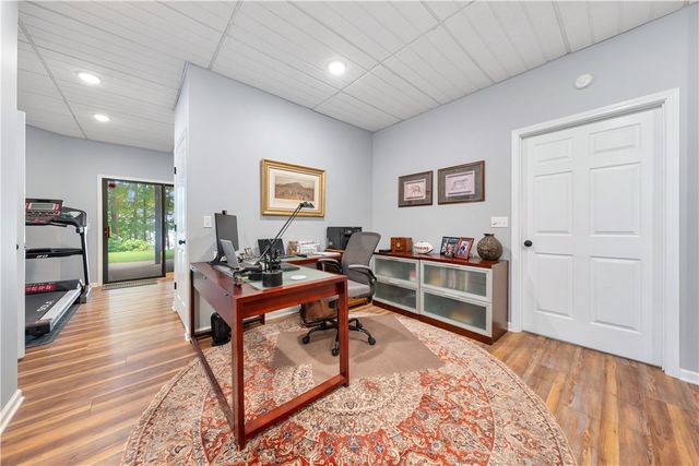 323 N Shores Drive, Westminster, SC 29693