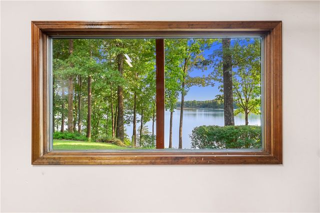 323 N Shores Drive, Westminster, SC 29693