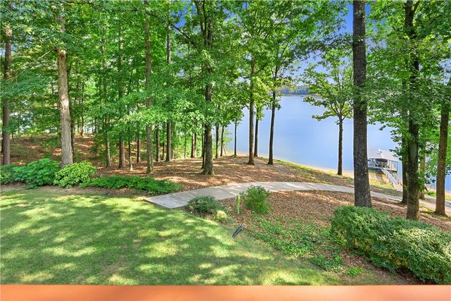 323 N Shores Drive, Westminster, SC 29693