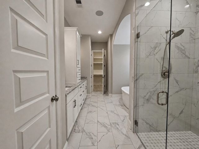 217 CHADWICK WOODS LN, Collierville, TN 38017