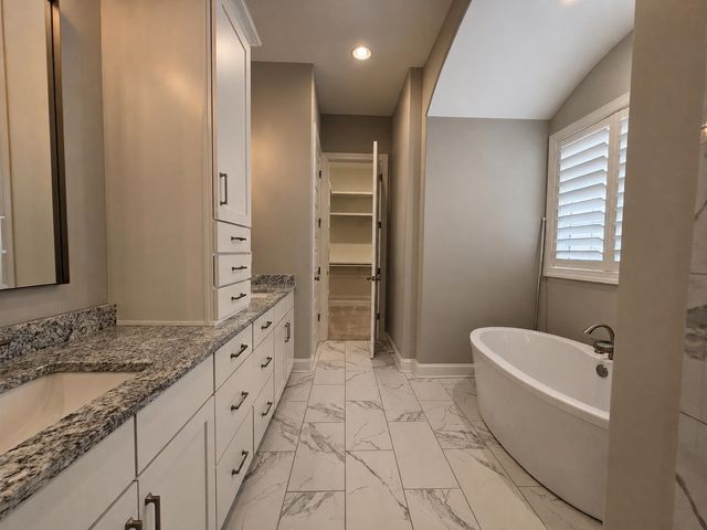 217 CHADWICK WOODS LN, Collierville, TN 38017