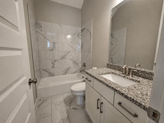 217 CHADWICK WOODS LN, Collierville, TN 38017