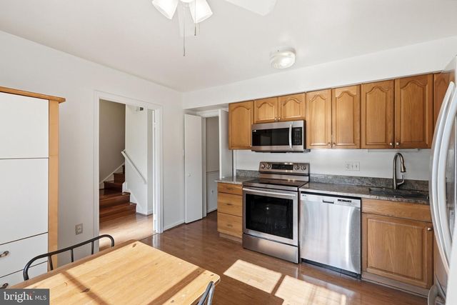 3695 PERSIMMON CIR, Fairfax, VA 22031