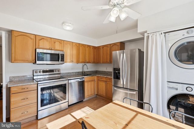 3695 PERSIMMON CIR, Fairfax, VA 22031