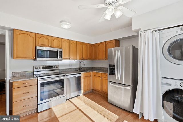 3695 PERSIMMON CIR, Fairfax, VA 22031
