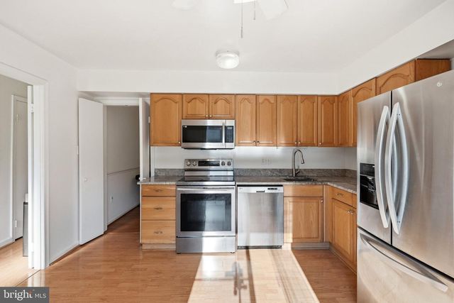 3695 PERSIMMON CIR, Fairfax, VA 22031