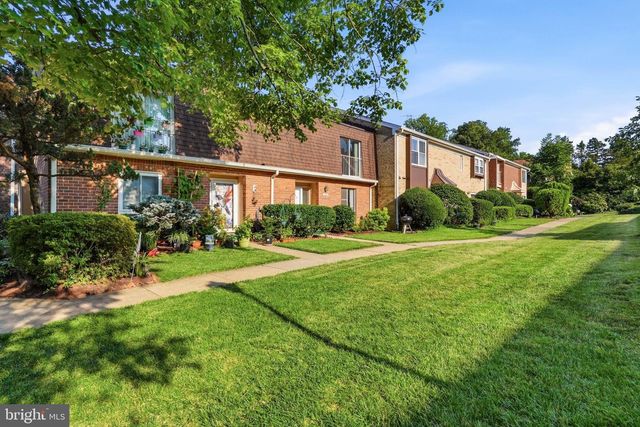 3695 PERSIMMON CIR, Fairfax, VA 22031