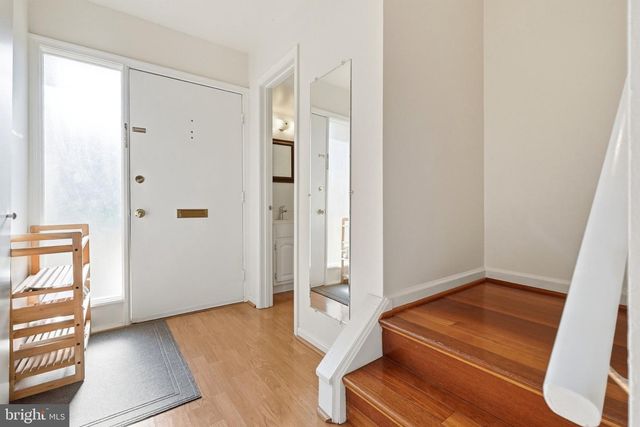 3695 PERSIMMON CIR, Fairfax, VA 22031