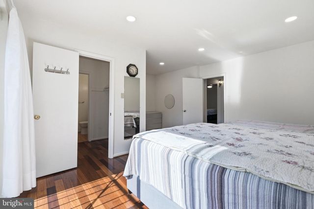 3695 PERSIMMON CIR, Fairfax, VA 22031