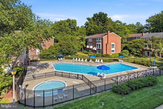 3695 PERSIMMON CIR, Fairfax, VA 22031