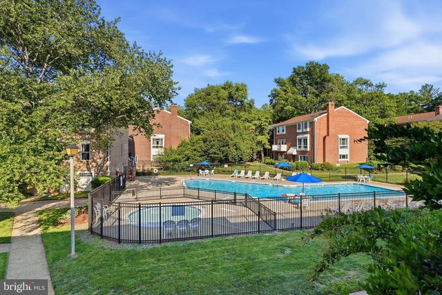 3695 PERSIMMON CIR, Fairfax, VA 22031