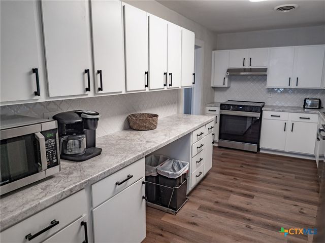 153 W Fm 884, Weesatche, TX 77993