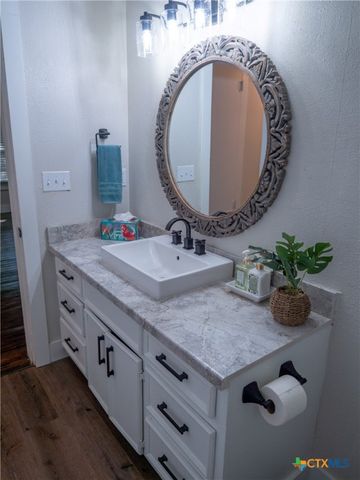 153 W Fm 884, Weesatche, TX 77993