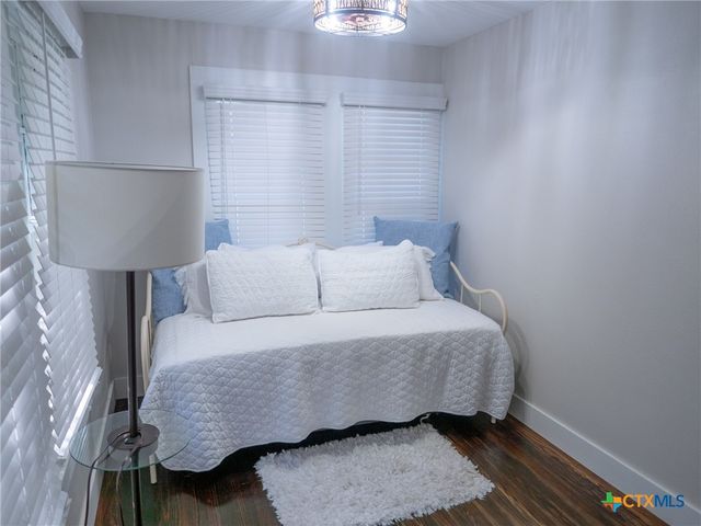 153 W Fm 884, Weesatche, TX 77993