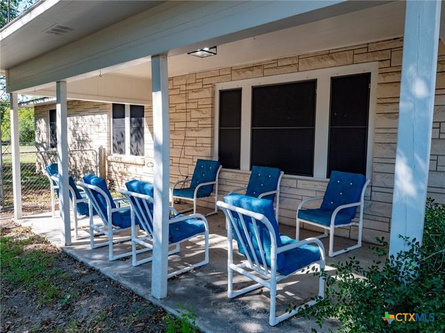 153 W Fm 884, Weesatche, TX 77993