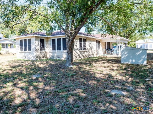 153 W Fm 884, Weesatche, TX 77993