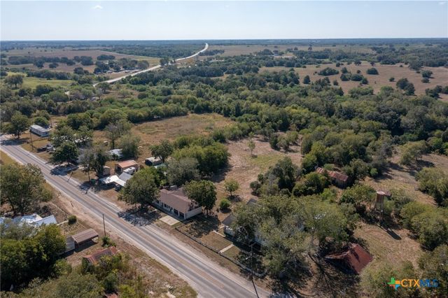 153 W Fm 884, Weesatche, TX 77993