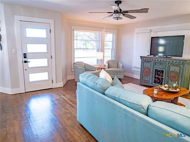 153 W Fm 884, Weesatche, TX 77993