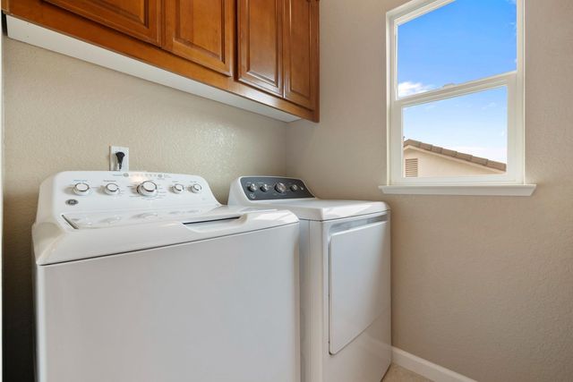 1823 Piedmont Dr, Manteca, CA 95336