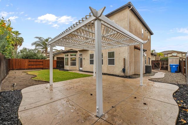 1823 Piedmont Dr, Manteca, CA 95336