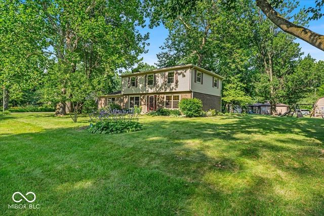 635 White Oak Court, Zionsville, IN 46077