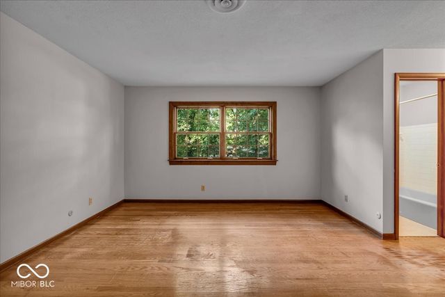 635 White Oak Court, Zionsville, IN 46077