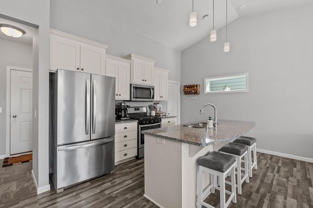 712 S Creek Drive N, Champlin, MN 55316