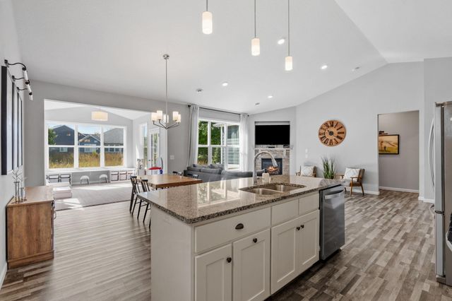 712 S Creek Drive N, Champlin, MN 55316