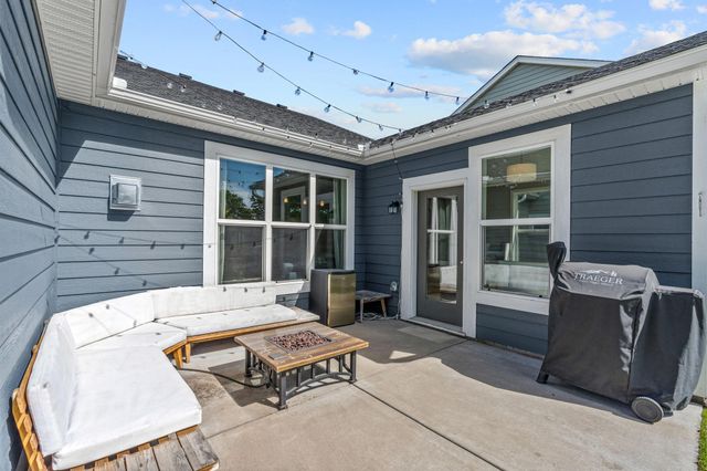 712 S Creek Drive N, Champlin, MN 55316