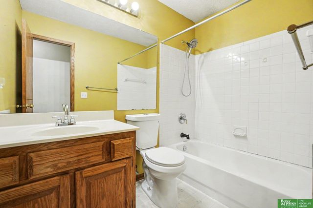 15116 Chalco Pointe Drive, Omaha, NE 68138