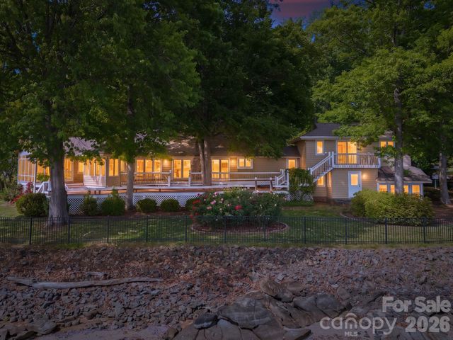 3725 Kingfisher Lane, Terrell, NC 28682