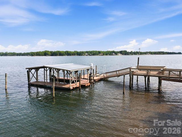 3725 Kingfisher Lane, Terrell, NC 28682