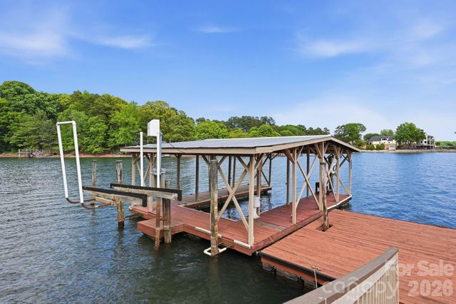 3725 Kingfisher Lane, Terrell, NC 28682