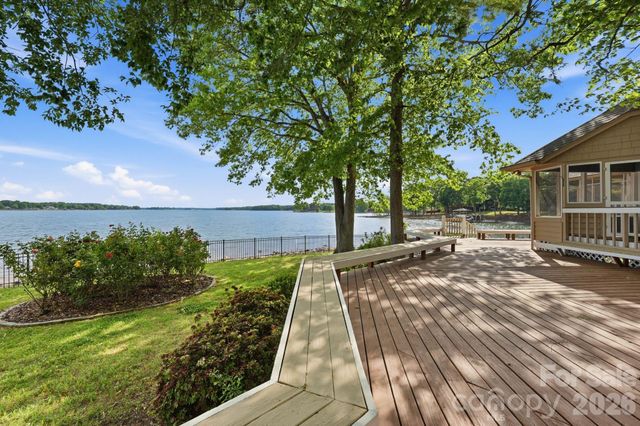 3725 Kingfisher Lane, Terrell, NC 28682