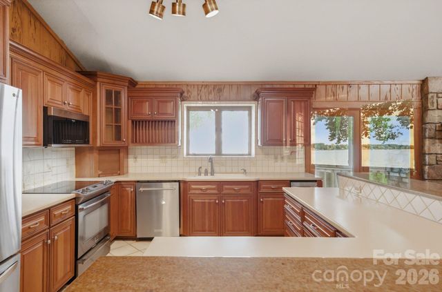 3725 Kingfisher Lane, Terrell, NC 28682