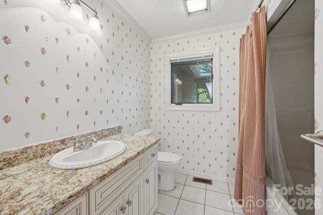 3725 Kingfisher Lane, Terrell, NC 28682