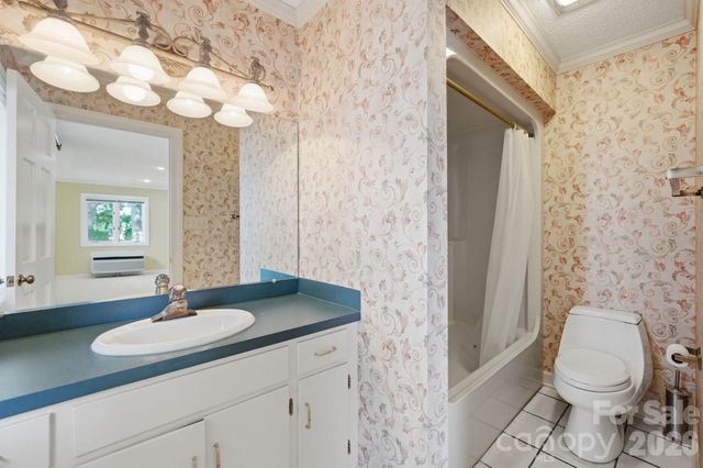 3725 Kingfisher Lane, Terrell, NC 28682