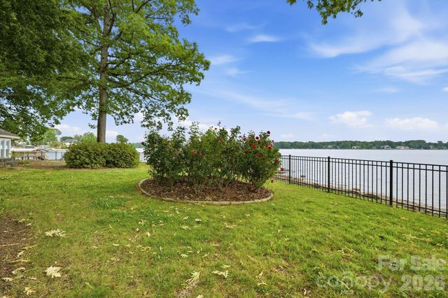 3725 Kingfisher Lane, Terrell, NC 28682
