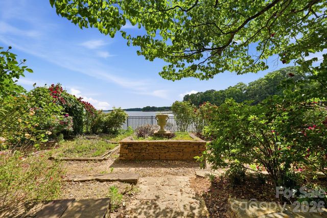 3725 Kingfisher Lane, Terrell, NC 28682