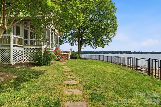 3725 Kingfisher Lane, Terrell, NC 28682