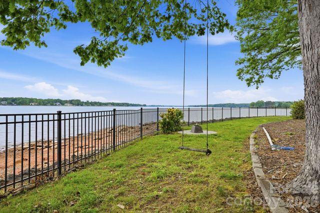 3725 Kingfisher Lane, Terrell, NC 28682