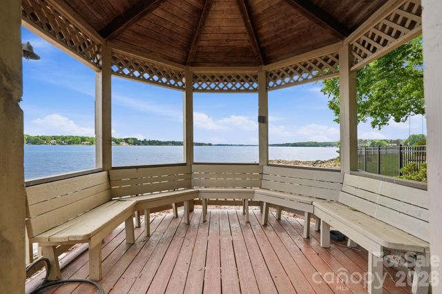 3725 Kingfisher Lane, Terrell, NC 28682