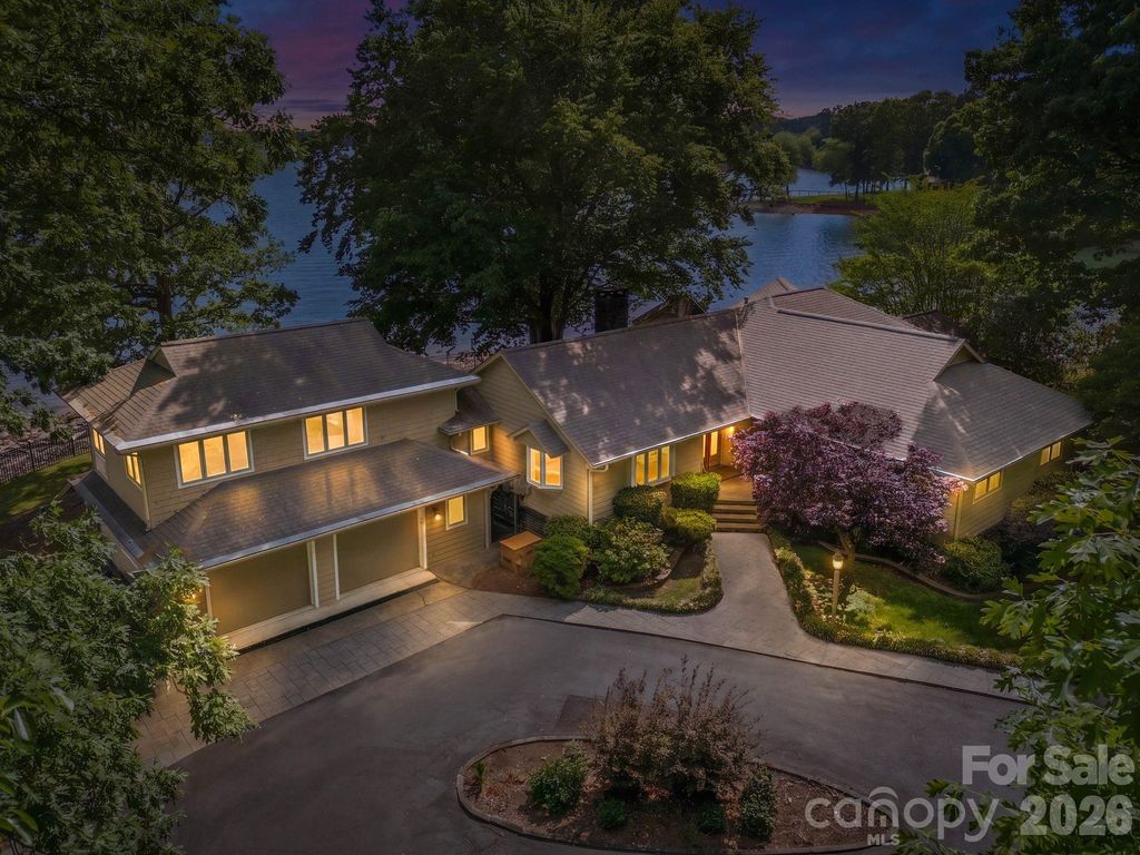3725 Kingfisher Lane, Terrell, NC 28682