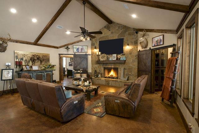 1011 Red Road, Howe, TX 75459