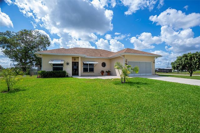 1115 Comet Ave, La Belle, FL 33935