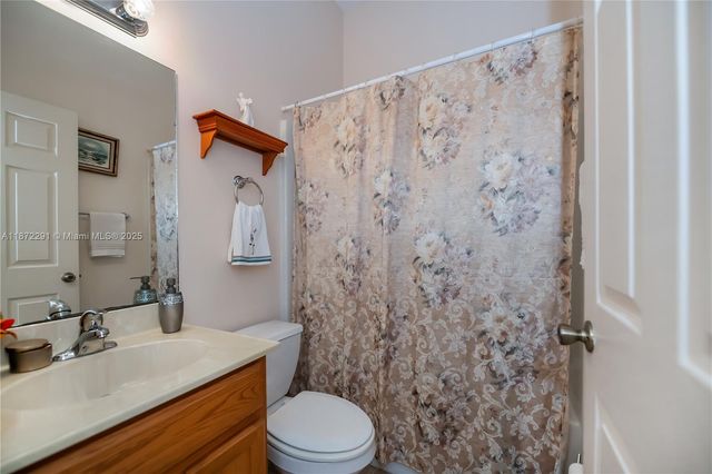 1115 Comet Ave, La Belle, FL 33935