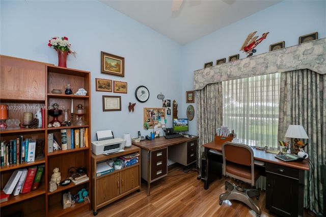 1115 Comet Ave, La Belle, FL 33935