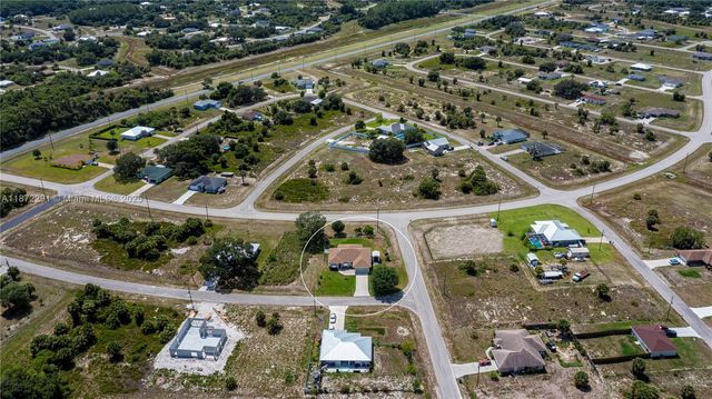 1115 Comet Ave, La Belle, FL 33935