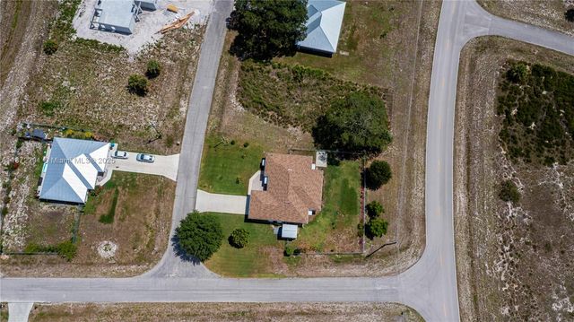 1115 Comet Ave, La Belle, FL 33935